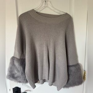 FATE Gray Sweater w/ Quarter Sleeve Gray Faux Fur Cuffs